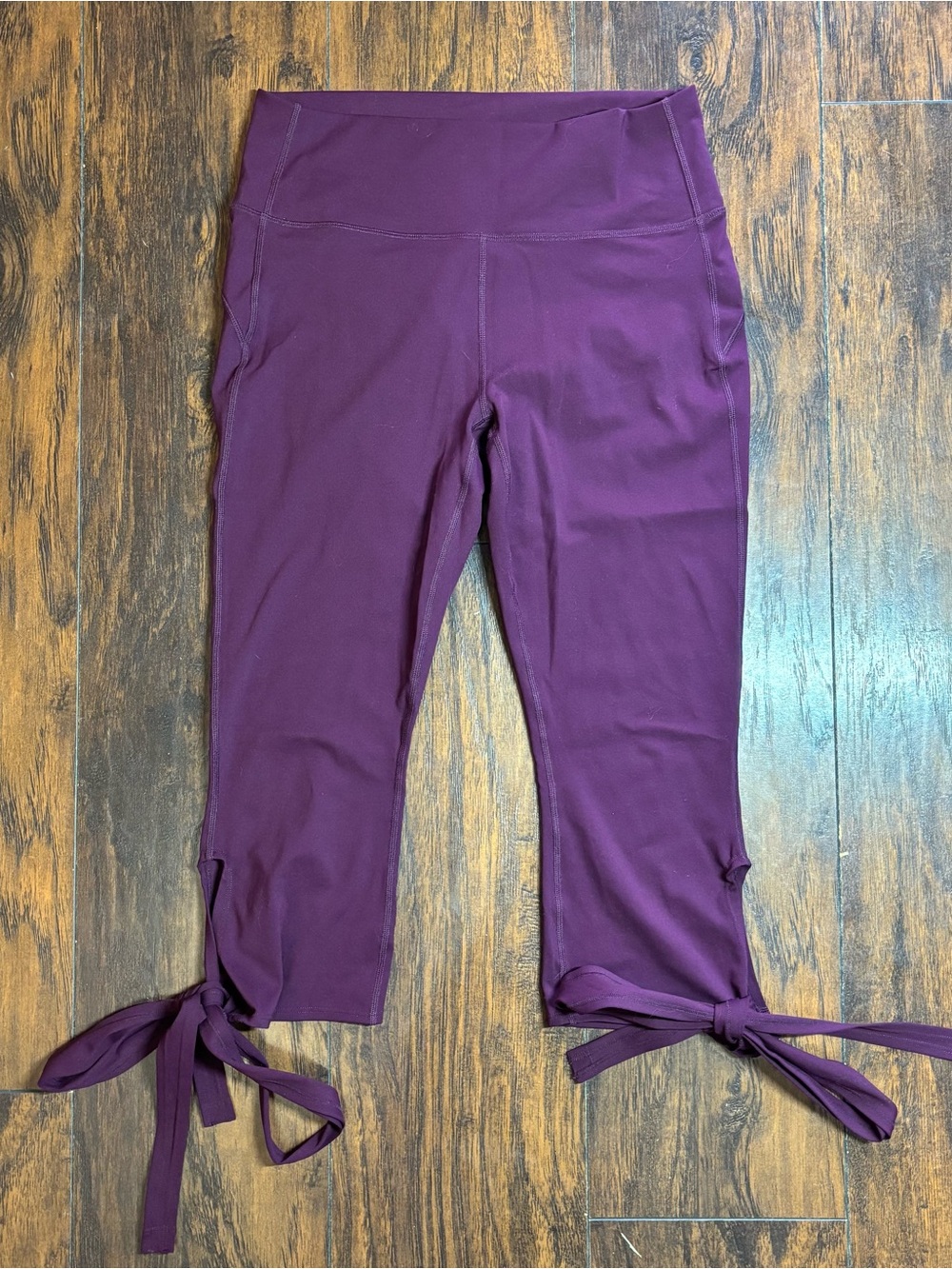 Women’s Plum Purple Tie-Hem Active Capri Leggings Fabletics Size Large